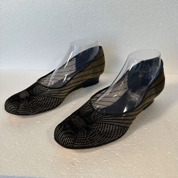 Prevata Mesh Womens 9 Shoes Black Gold Slip On Made in Italy 1-1/4 Platform Heel - Picture 7 of 11